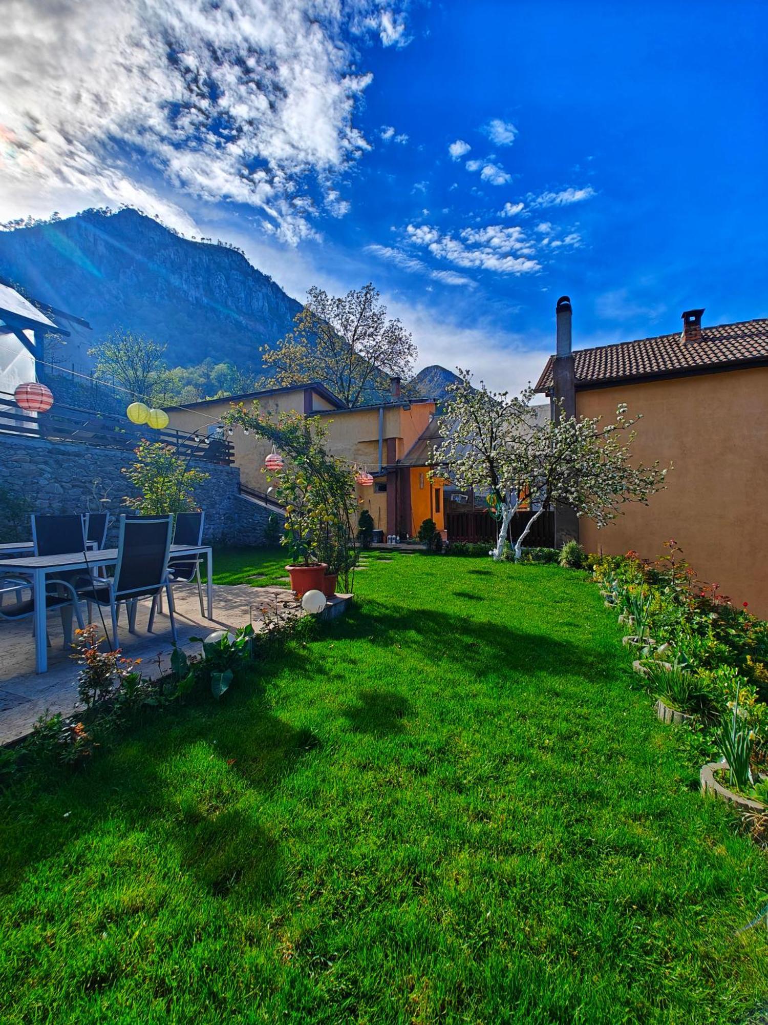 Casa Miclau Apartment Baile Herculane Exterior photo