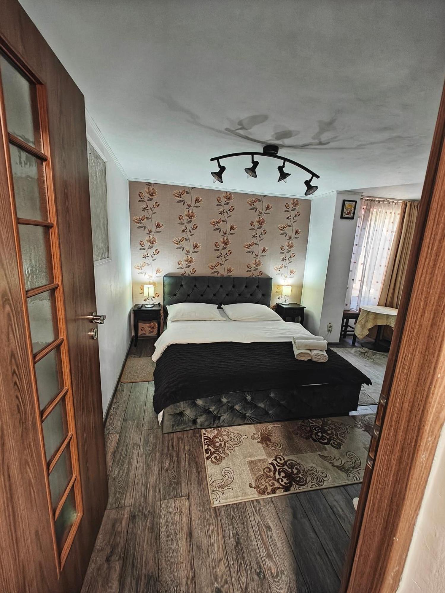 Casa Miclau Apartment Baile Herculane Exterior photo