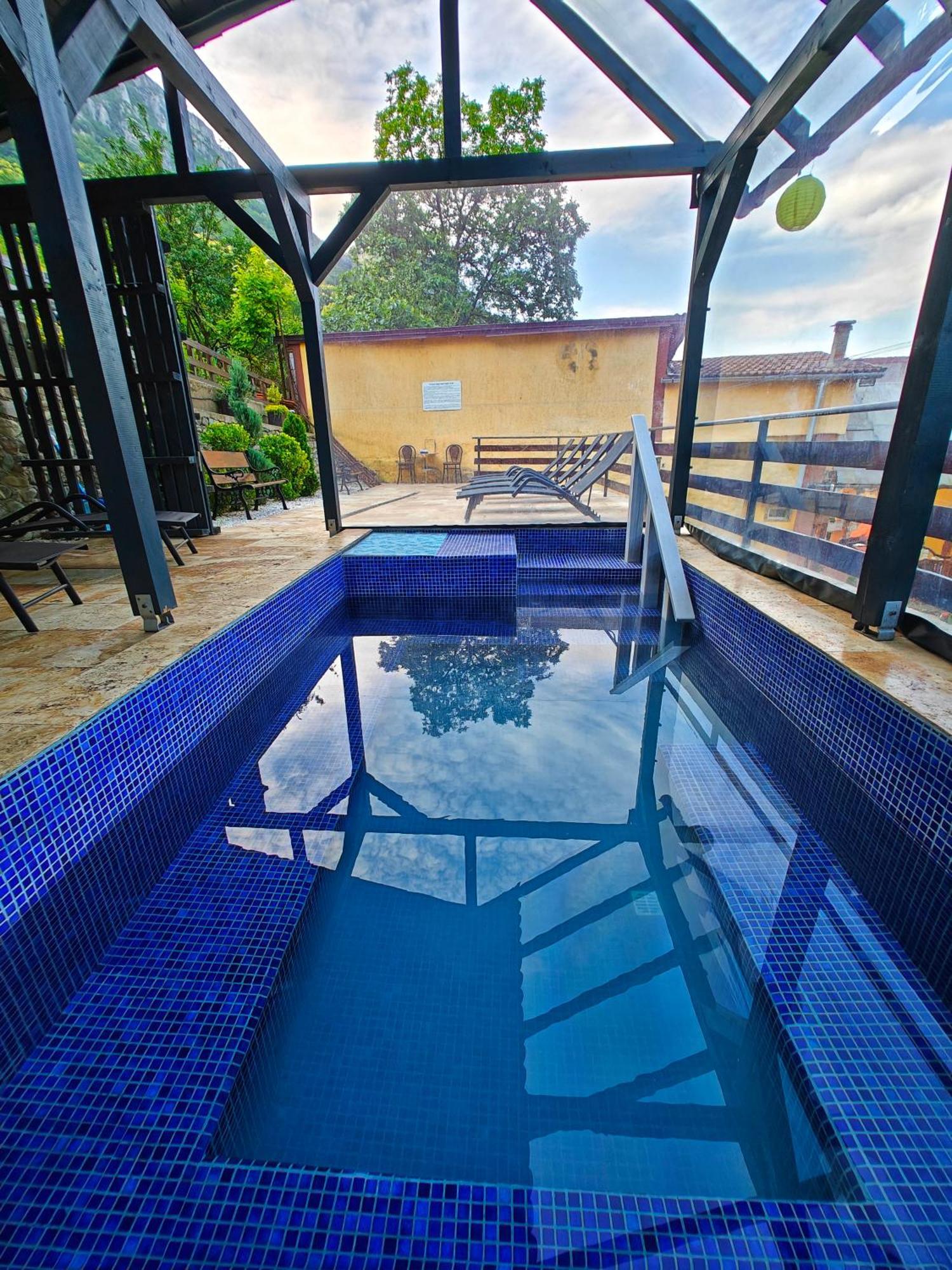 Casa Miclau Apartment Baile Herculane Exterior photo