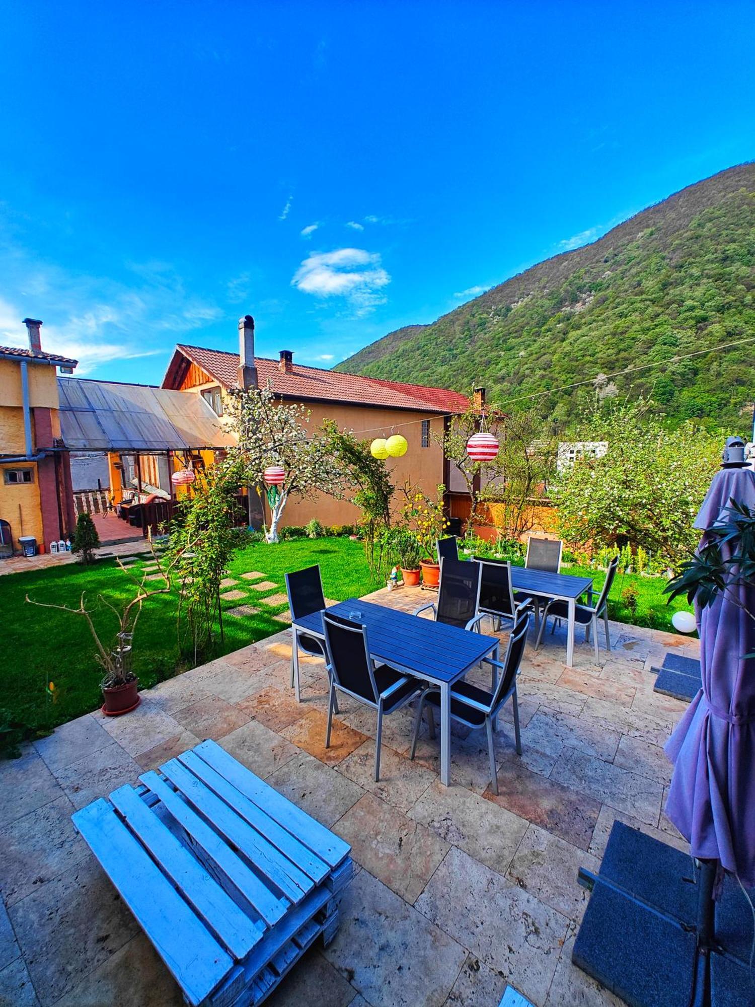 Casa Miclau Apartment Baile Herculane Exterior photo