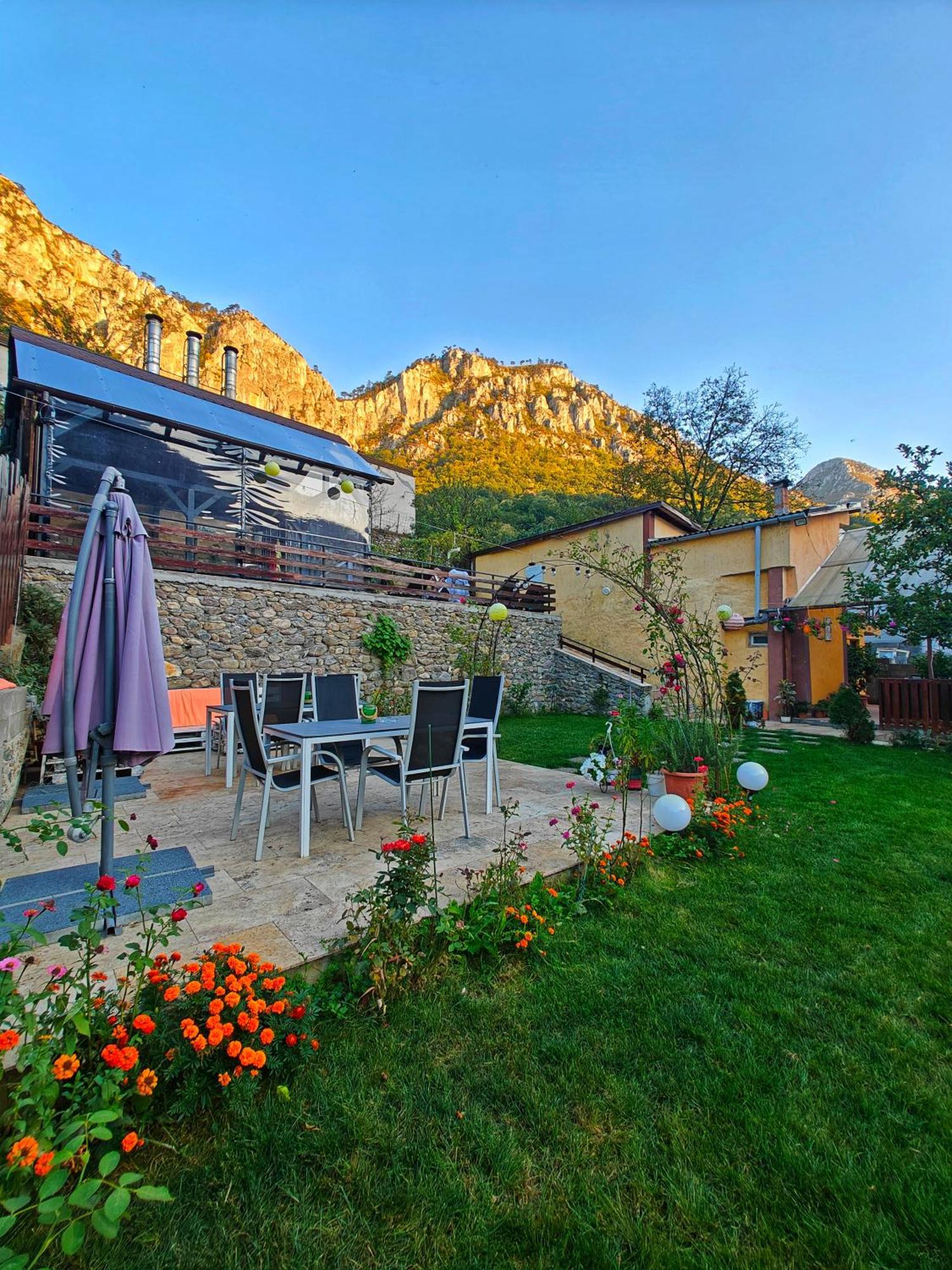 Casa Miclau Apartment Baile Herculane Exterior photo