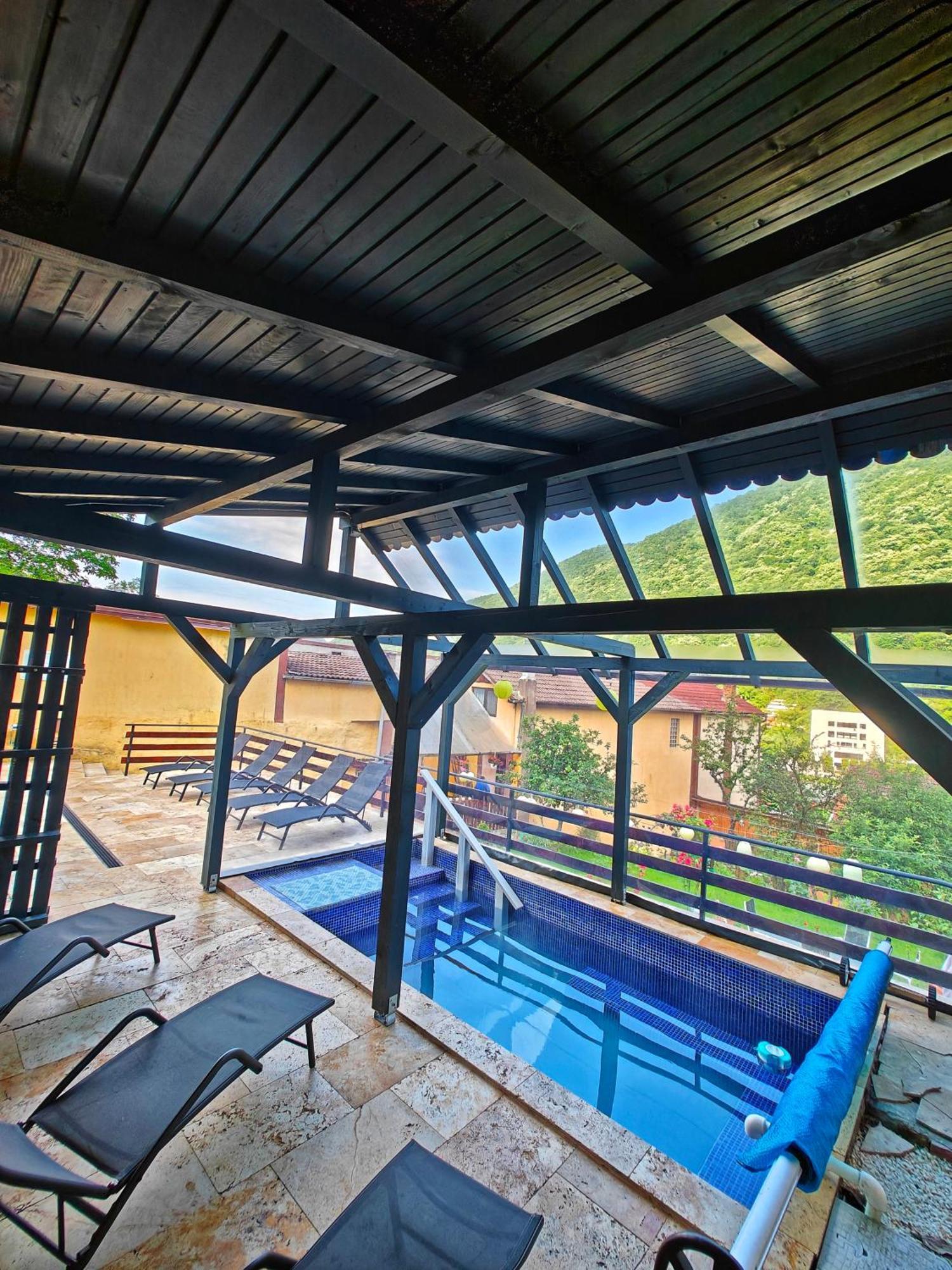 Casa Miclau Apartment Baile Herculane Exterior photo